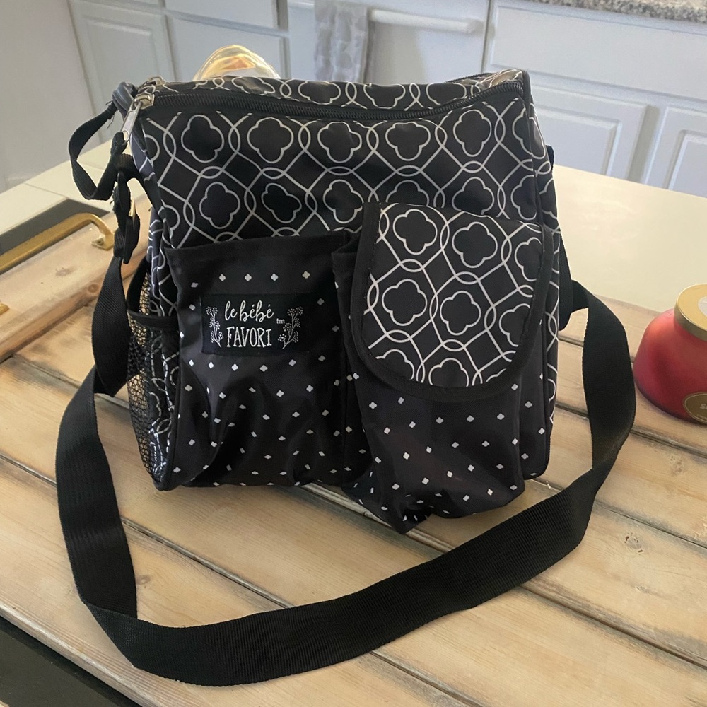 le Bebe Favori Diaper Bag  EUC